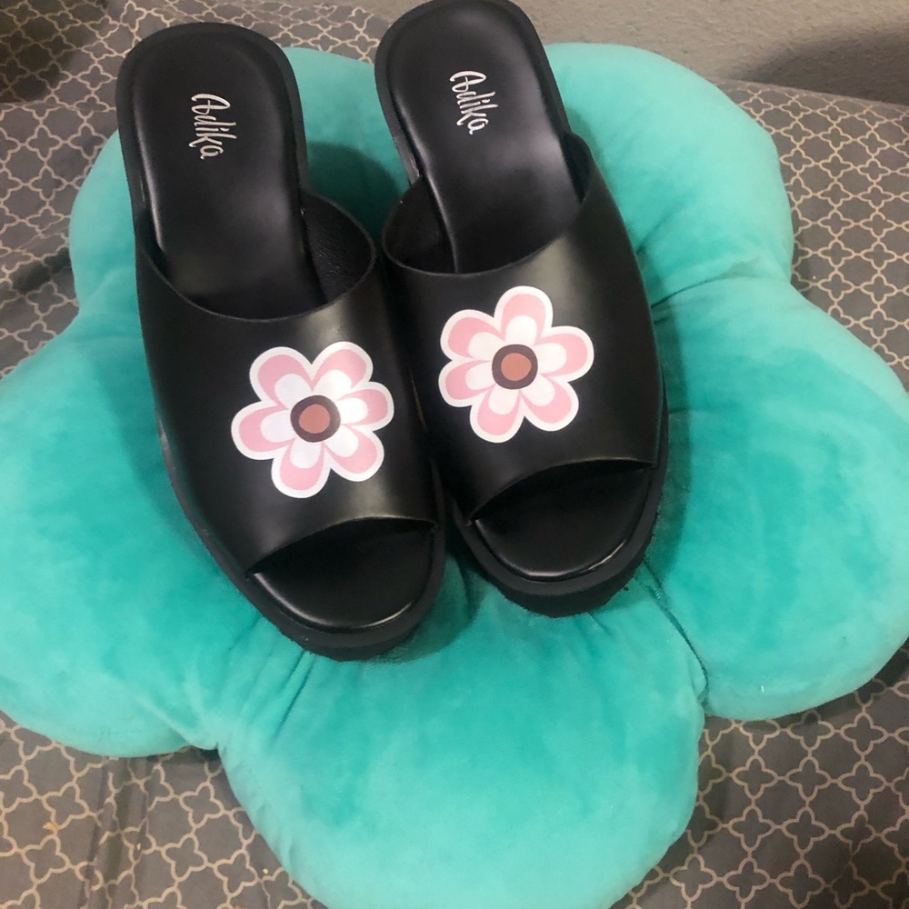 Adika Chunky Flower Shoes